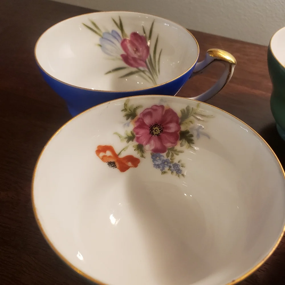 Beautiful Vintage Blue Ucagco Hand Painted China Teacups - 4 cups, 1 saucer - Picture 12 of 13